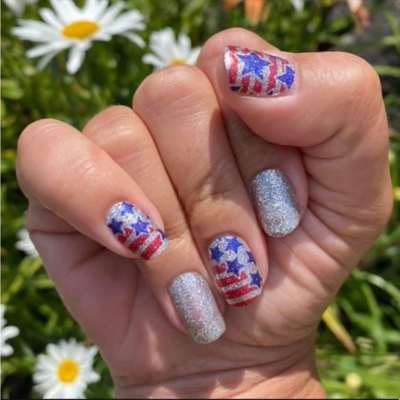 *Retired* Color Street: Glitz and Glory | Fourth of July Patriotic America Red - Picture 3 of 13